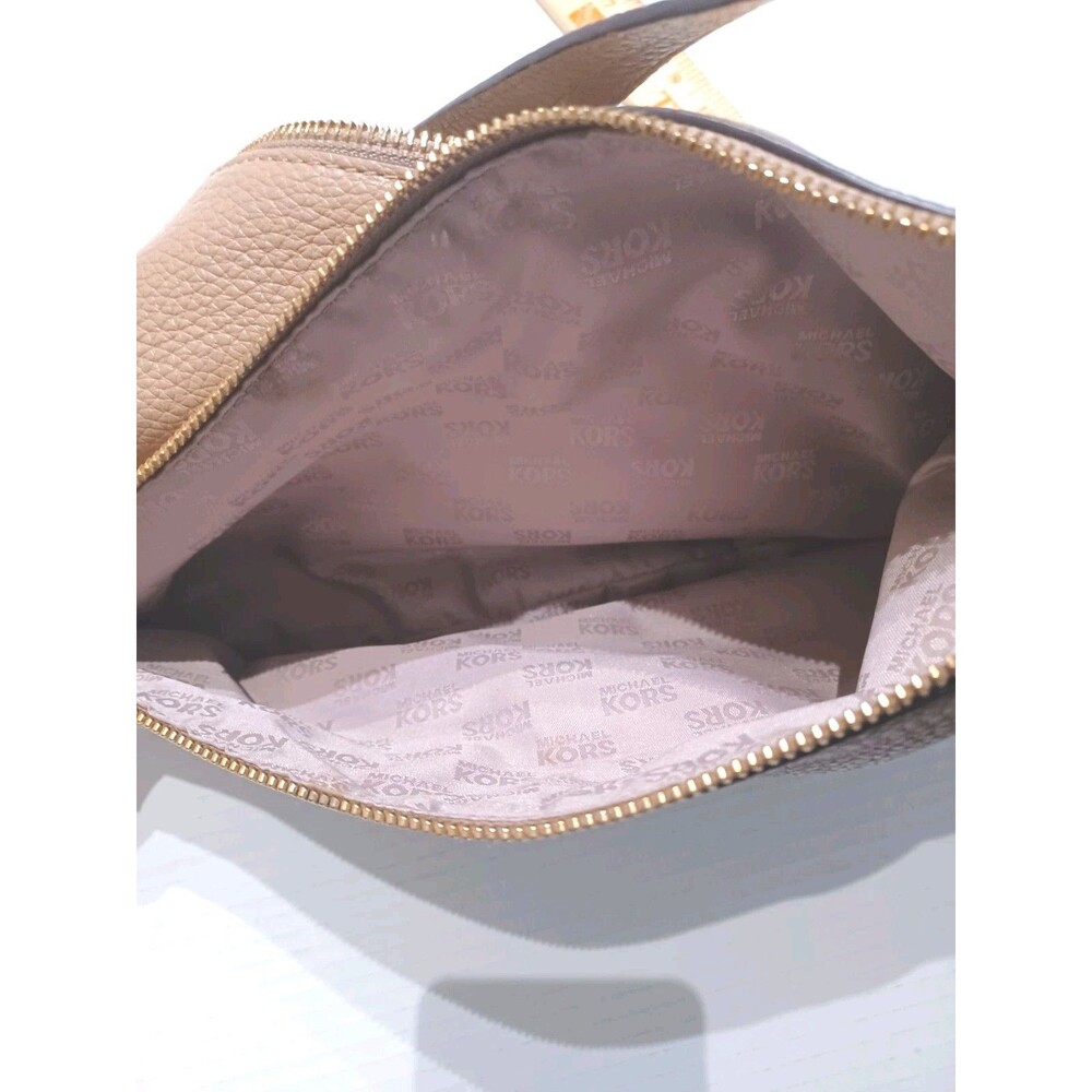 Michael Kors Lea Tan Pebble Leather Boho Shoulder Bag 2 Zipper Compartments - Picture 11 of 12
